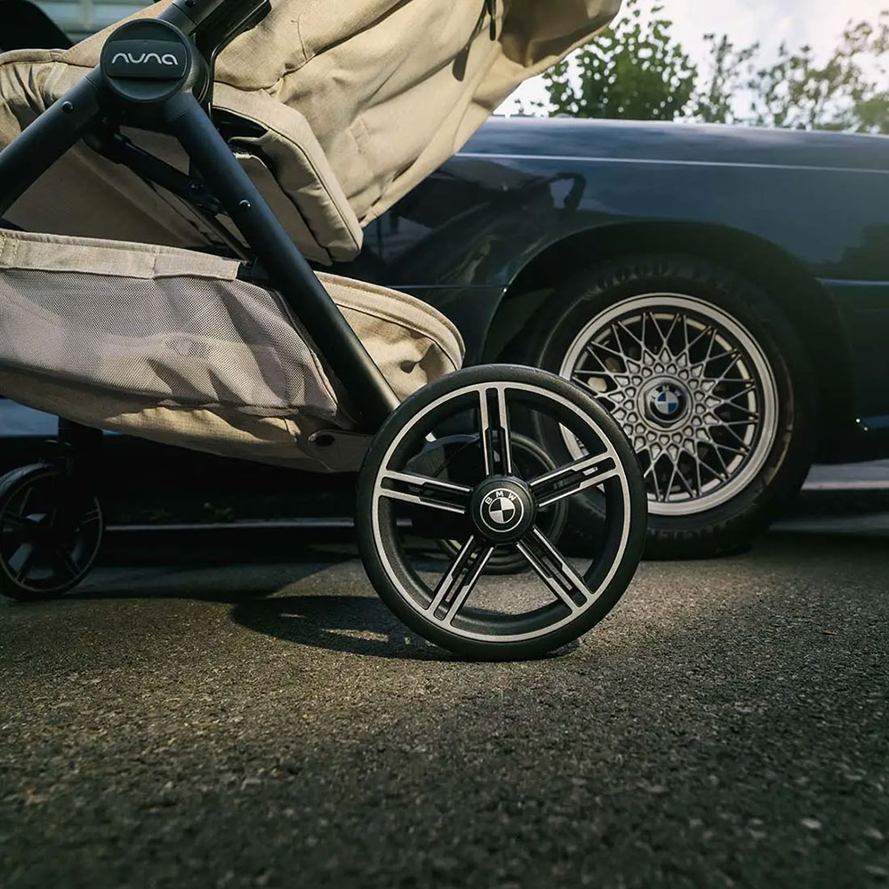Nuna TRVL LX klapvogn MICA BMW Collection