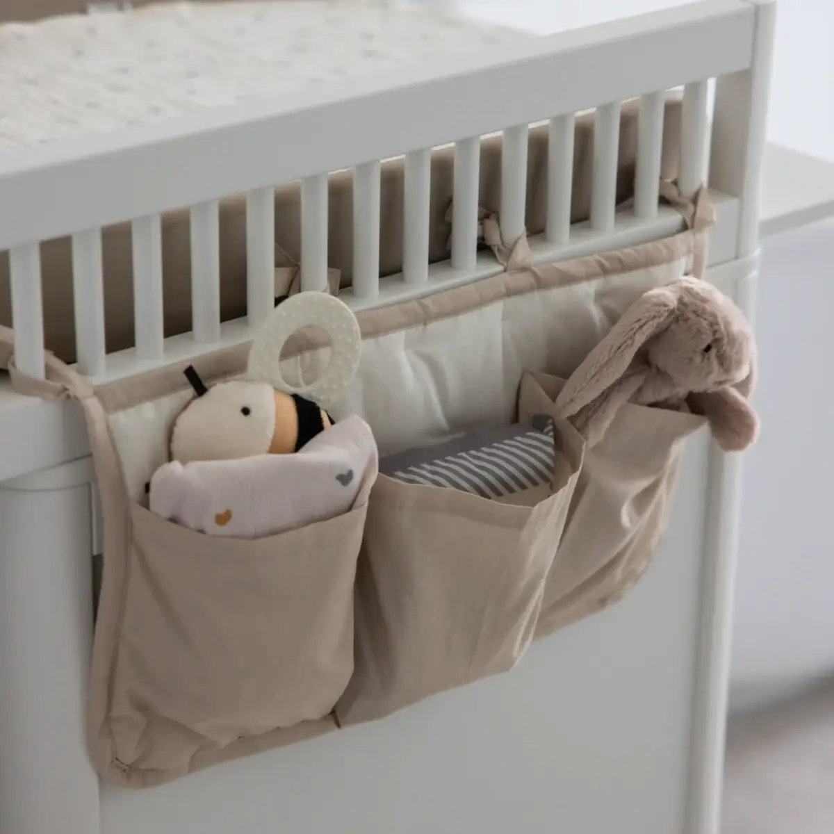 Sebra puslebordsorganizer med 3 rum – Morning Beige