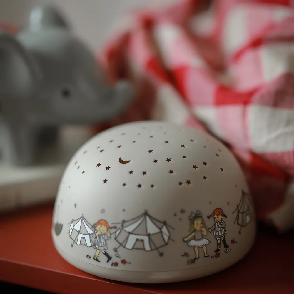 Rätt Start Pippi Langstrømpe Natlampe med stjernehimmel og musik