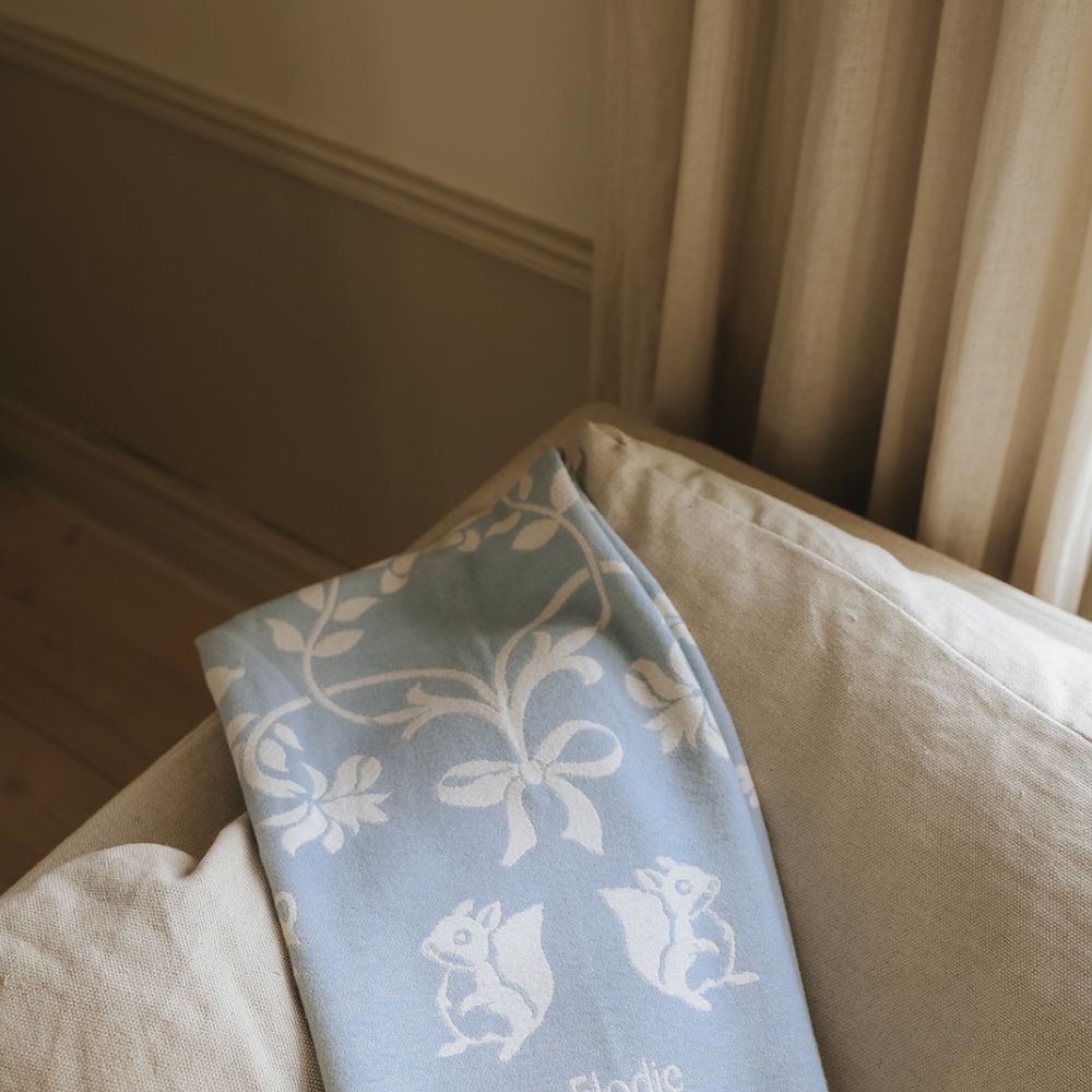 Elodie Details Jacquard Tæppe Blueberry Blue