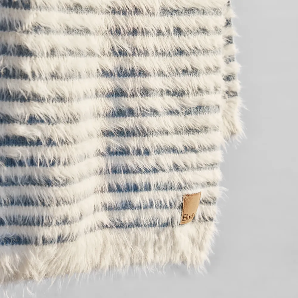Elodie Furry Knit Tæppe Berry Blue