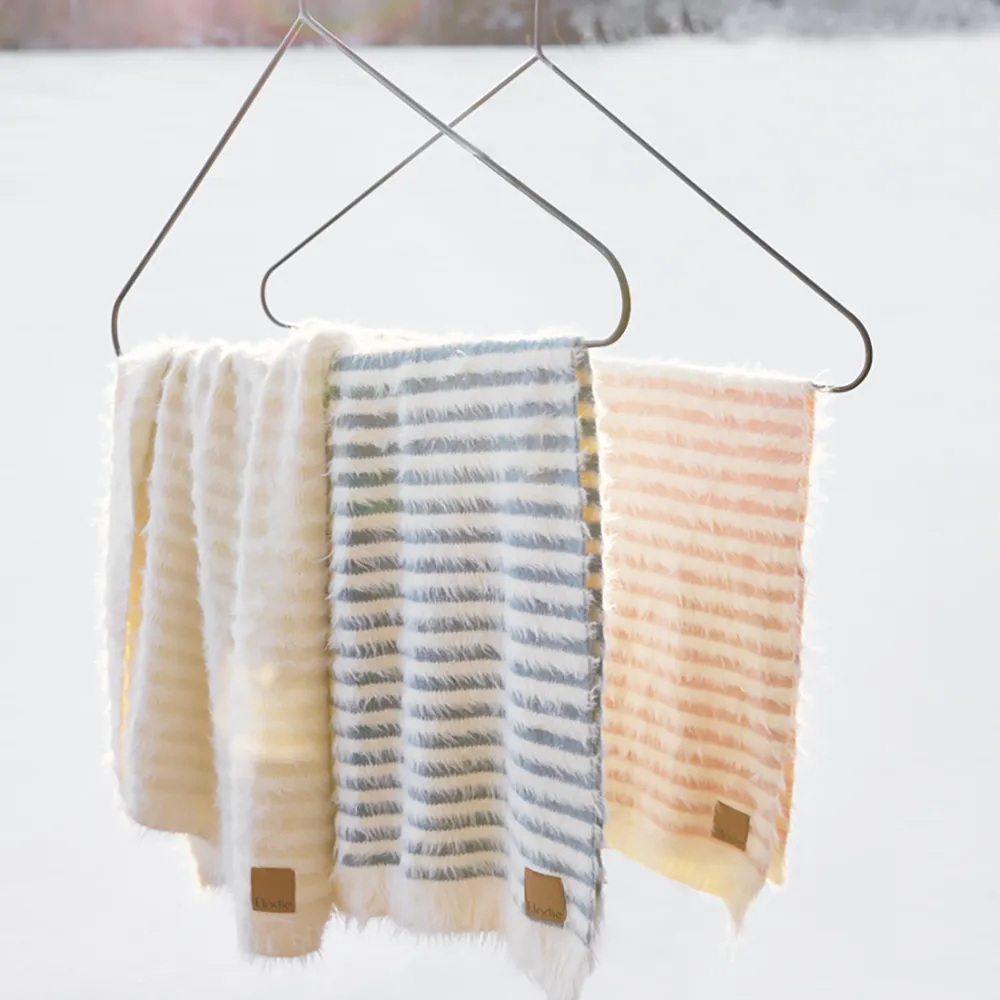 Elodie Furry Knit Tæppe Vanilla White