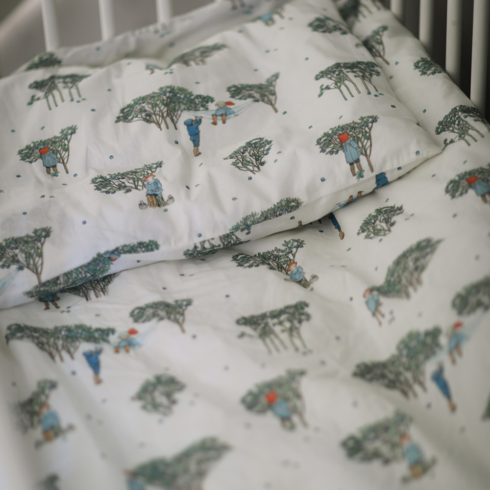 Rätt Start Putte i Blåbärsskogen dyne- og pudebetræk til spjældseng