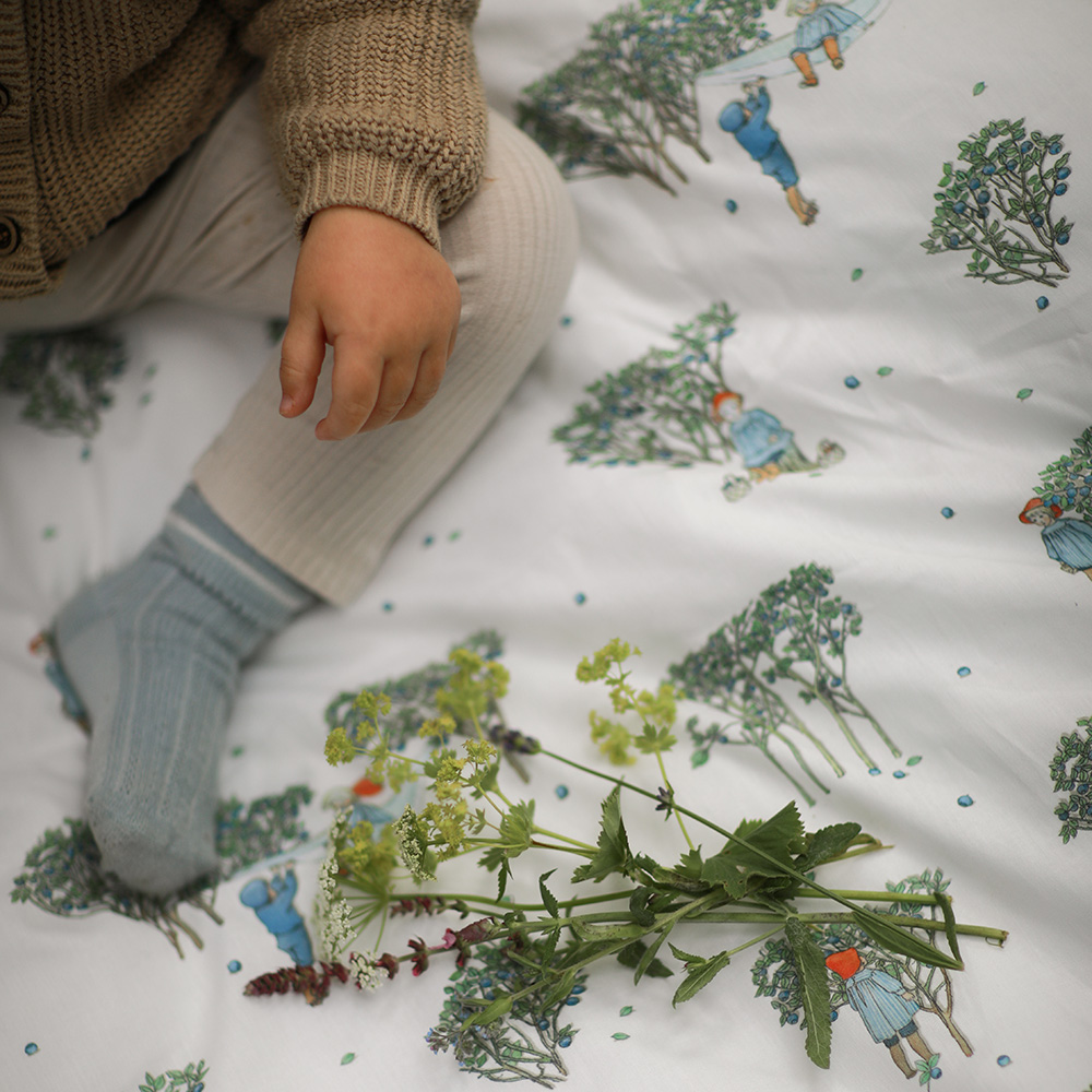 Rätt Start Putte i Blåbärsskogen dyne- og pudebetræk til spjældseng