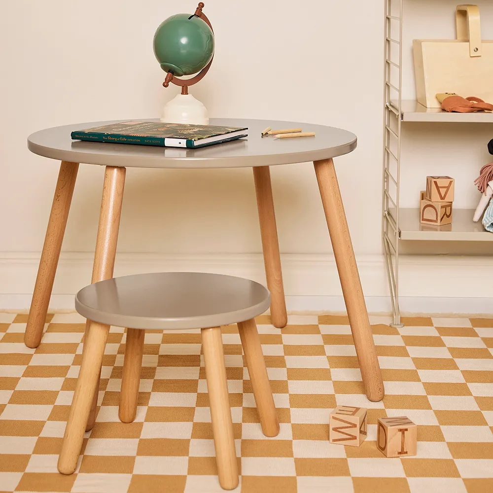 Kids Concept Bord og taburetter lysebrune