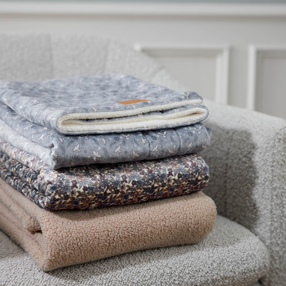 Elodie Pearl Velvet Blanket - Pink Bouclé