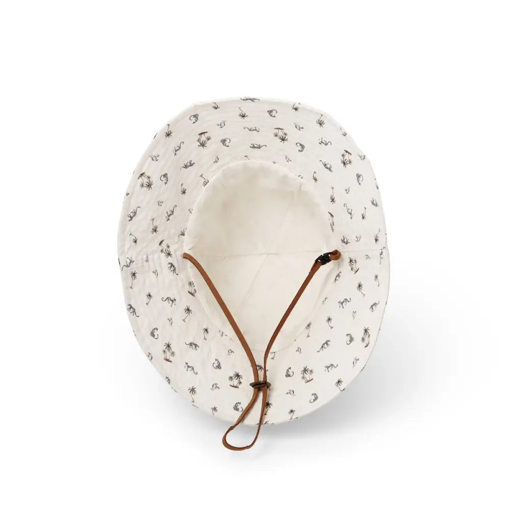 Elodie Solhat Garden Leo's Resort 2-3 år