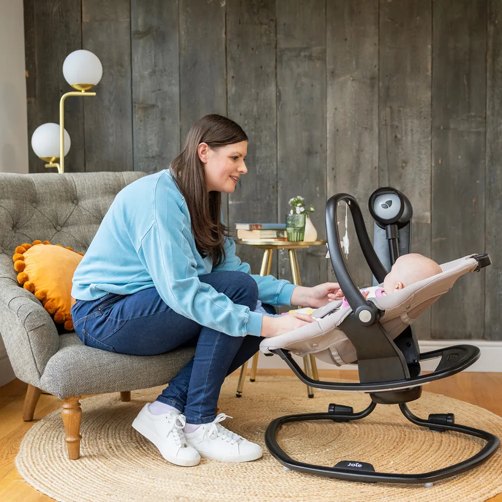 Joie SERINA 2IN1 babysitter Cosmo Lola