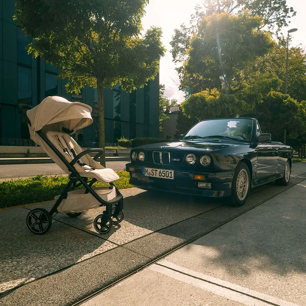Nuna TRVL LX klapvogn MICA BMW Collection