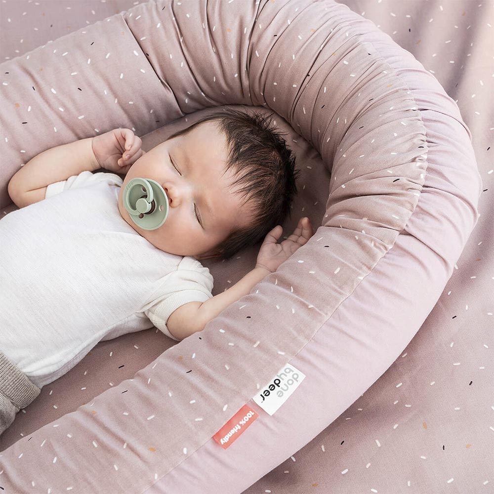 Done by Deer Cozy baby nest Confetti Powder