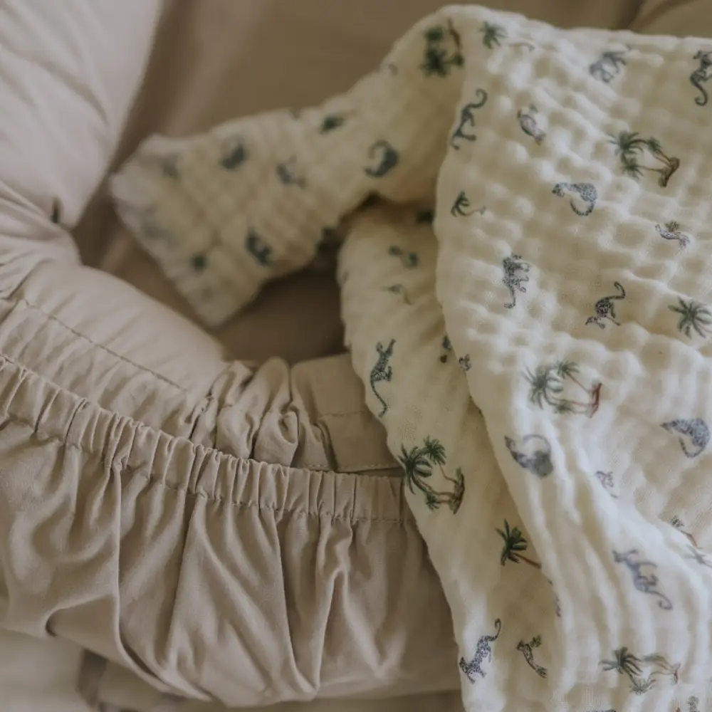 Elodie Muslin Tæppe Garden Leo's Resort