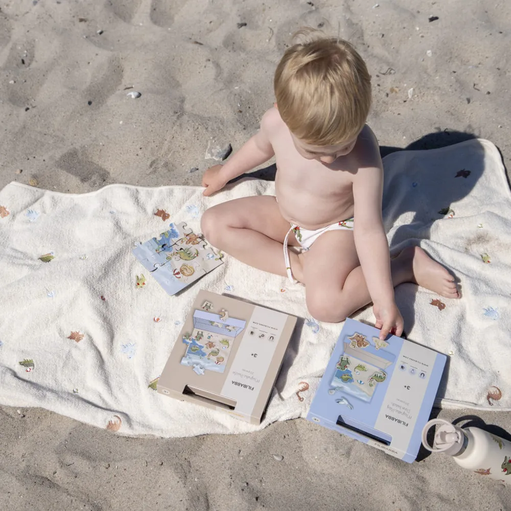Filibabba Broderet badehåndklæde m. hætte GOTS - Dino Beach