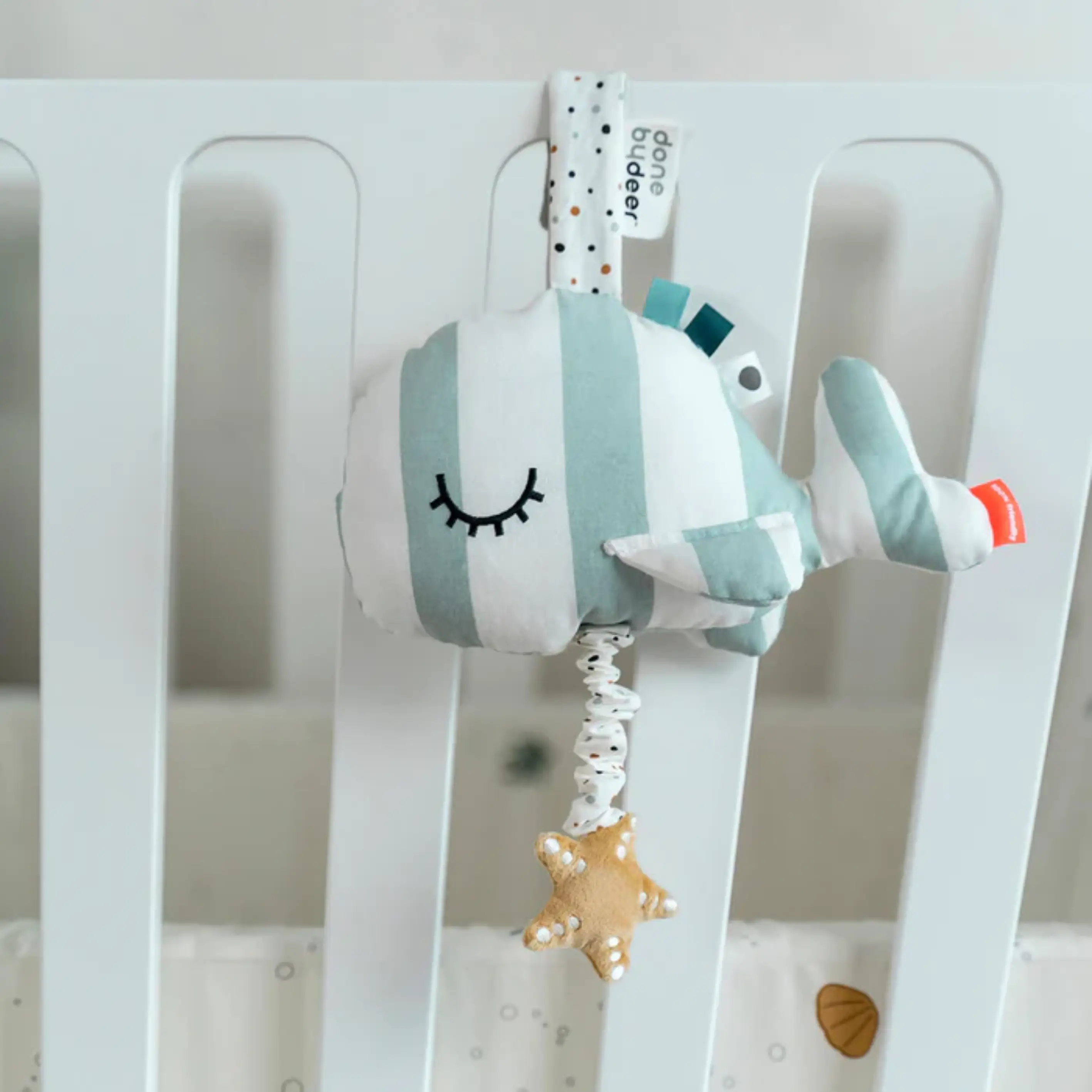 Done by Deer Musiklegetøj Wally Blå