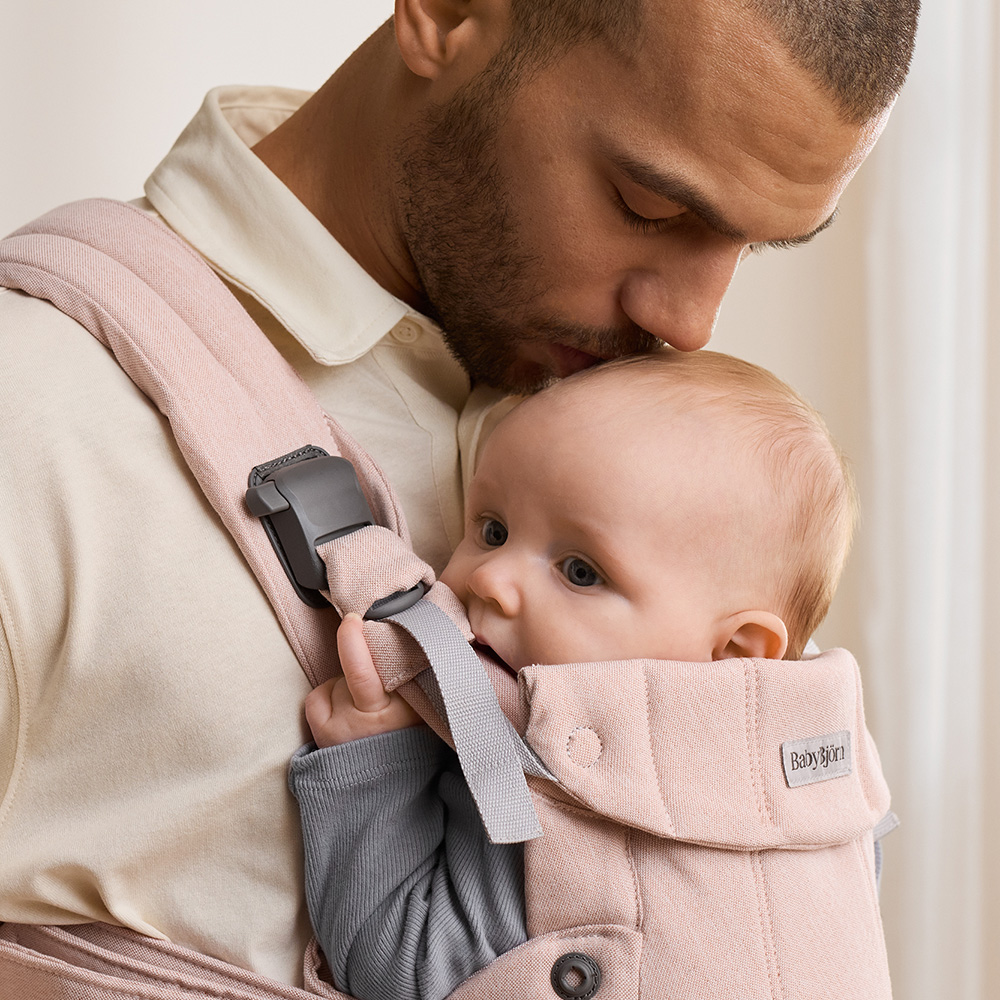 BabyBjörn bæresele Harmony Woven Lyserød