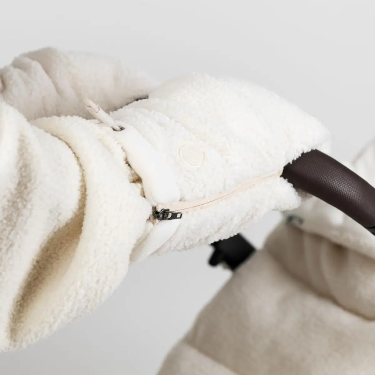 Najell Barnevognshandsker Teddy White