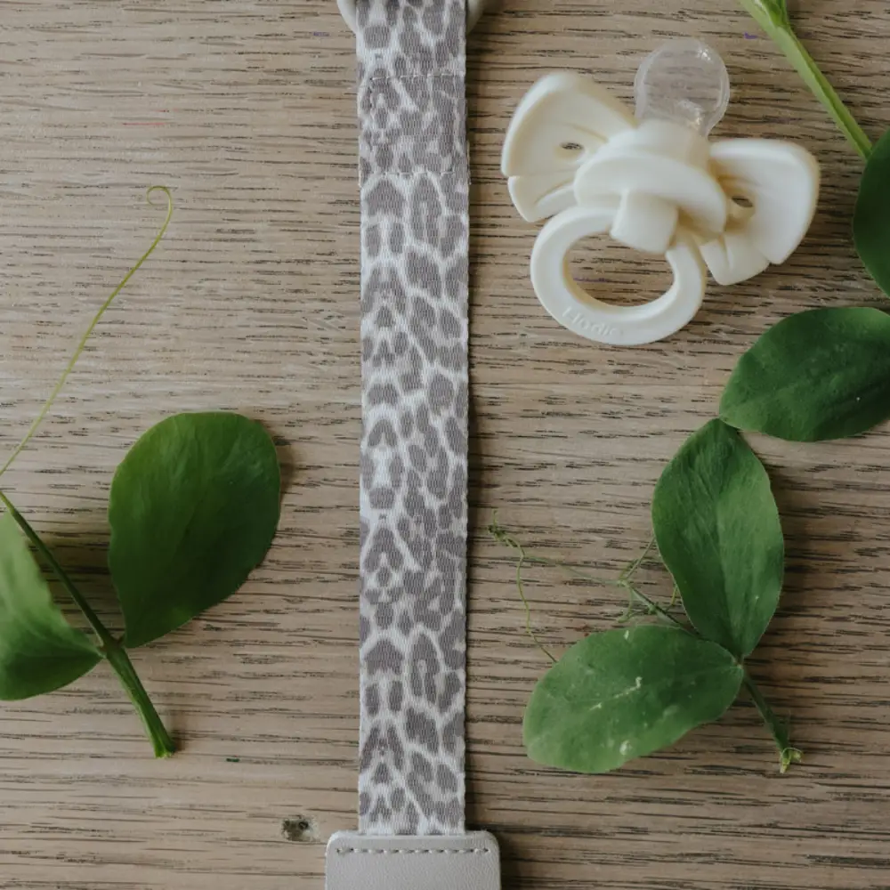 Elodie sutteholder Le Leopard