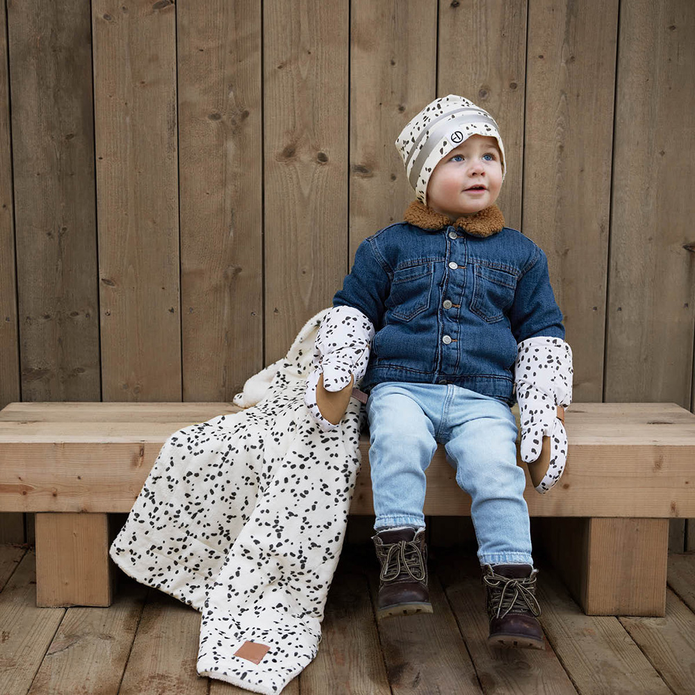 Elodie Pearl Velvet Blanket - Dalmatian Dots