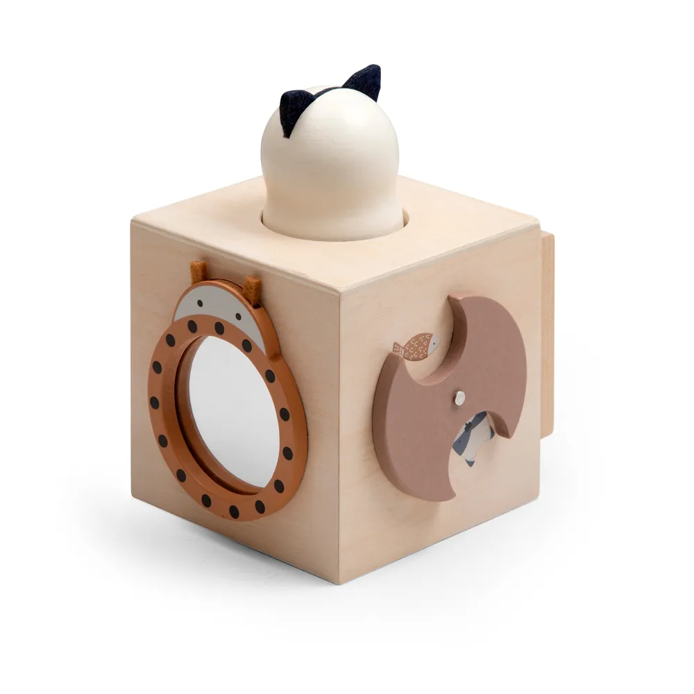 Sebra træaktivitetskub skovlandskab