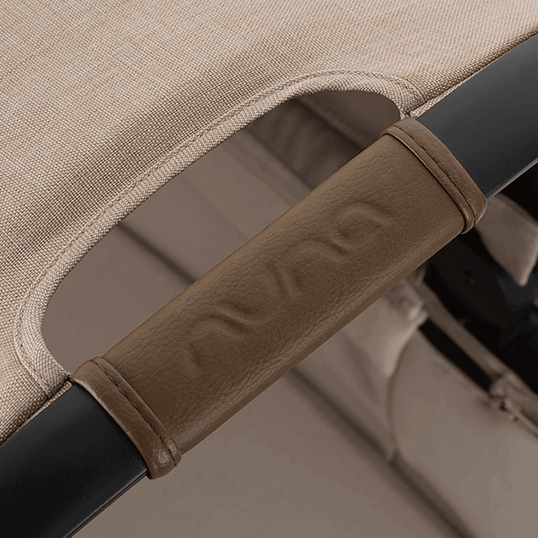 Nuna Demi Next carryco Cosmopolitan